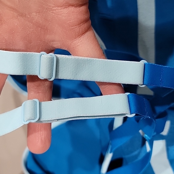 NWT Under Armour sports bra - Picture 6 of 7